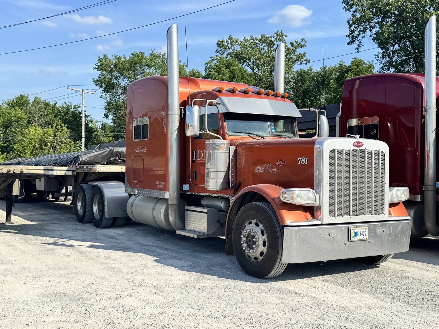 IDL orange Peterbilt truck 781